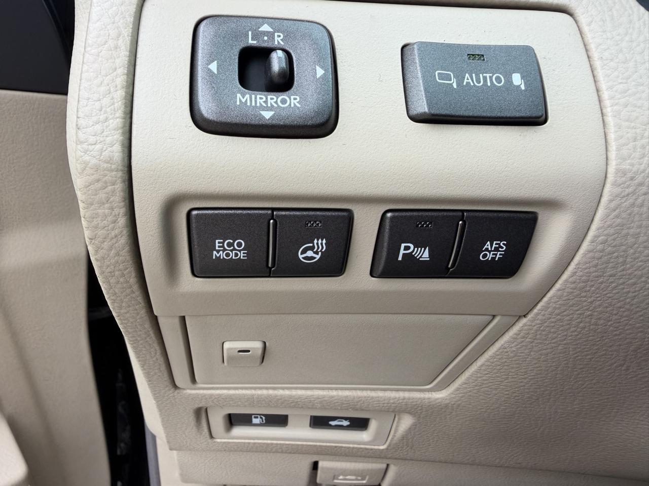 Lexus LS 460 Luxury Sedan AWD 2012