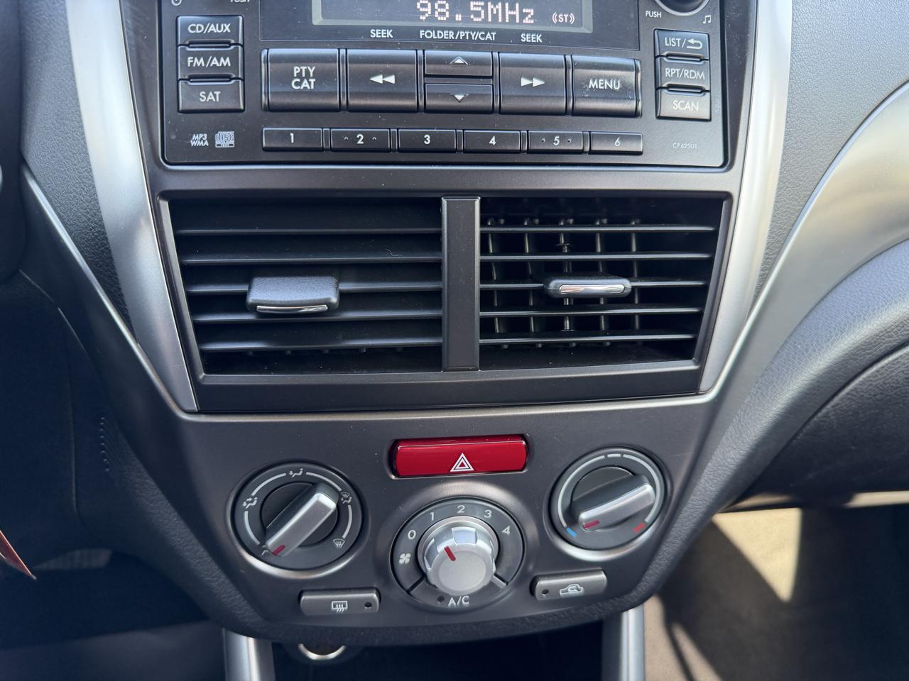 Subaru Forester 2.5X Premium 2012