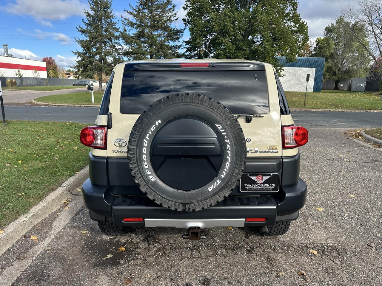 Toyota FJ Cruiser  2010