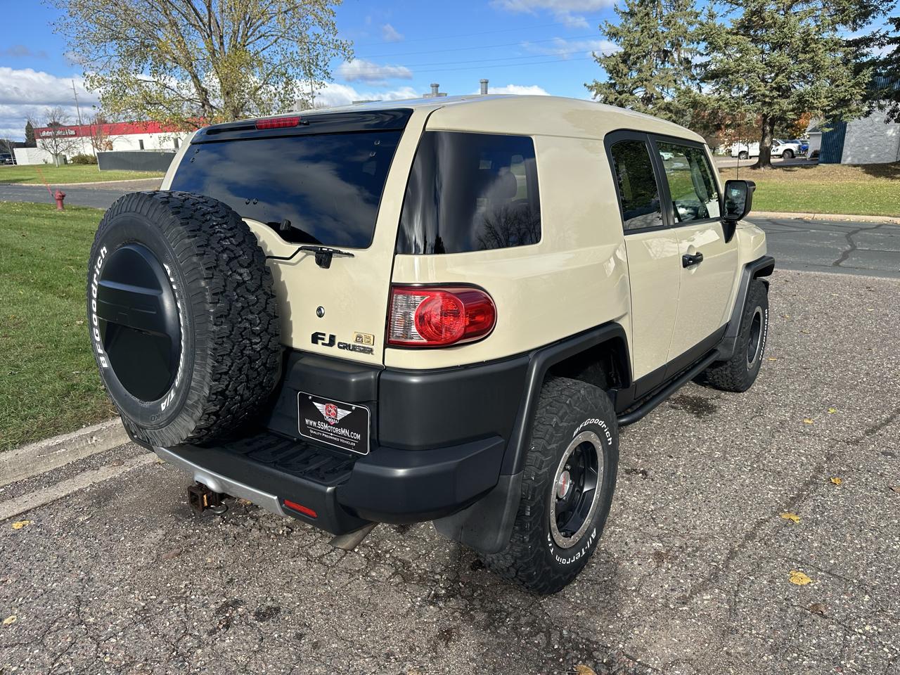 Toyota FJ Cruiser  2010