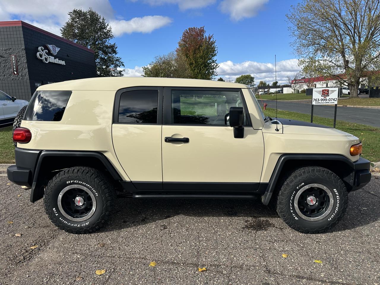 Toyota FJ Cruiser  2010