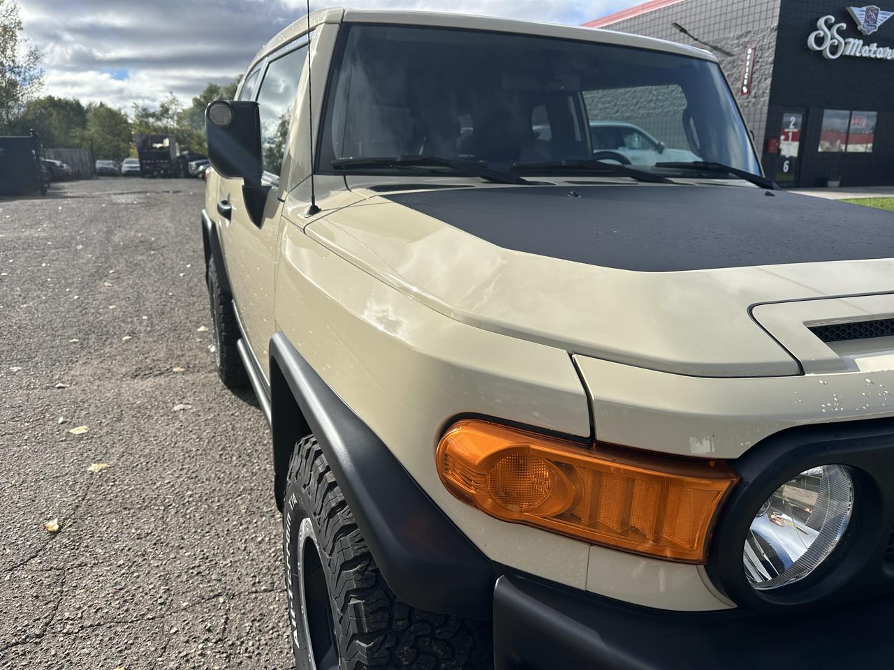 Toyota FJ Cruiser  2010