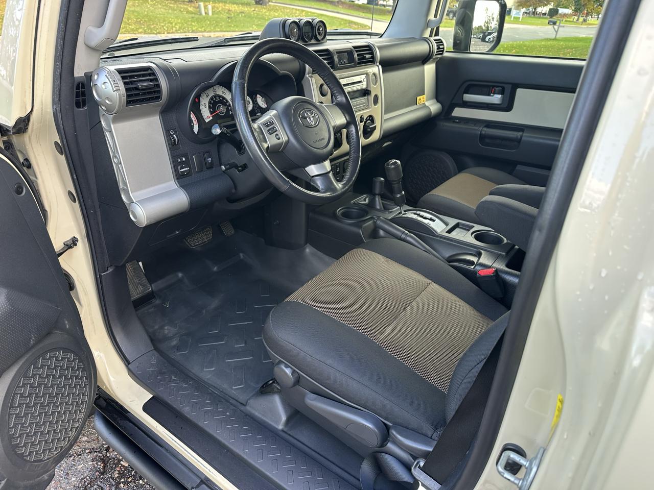 Toyota FJ Cruiser  2010