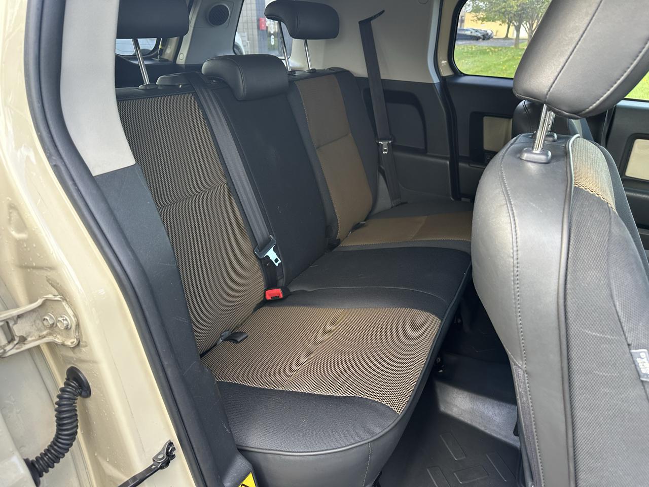 Toyota FJ Cruiser  2010