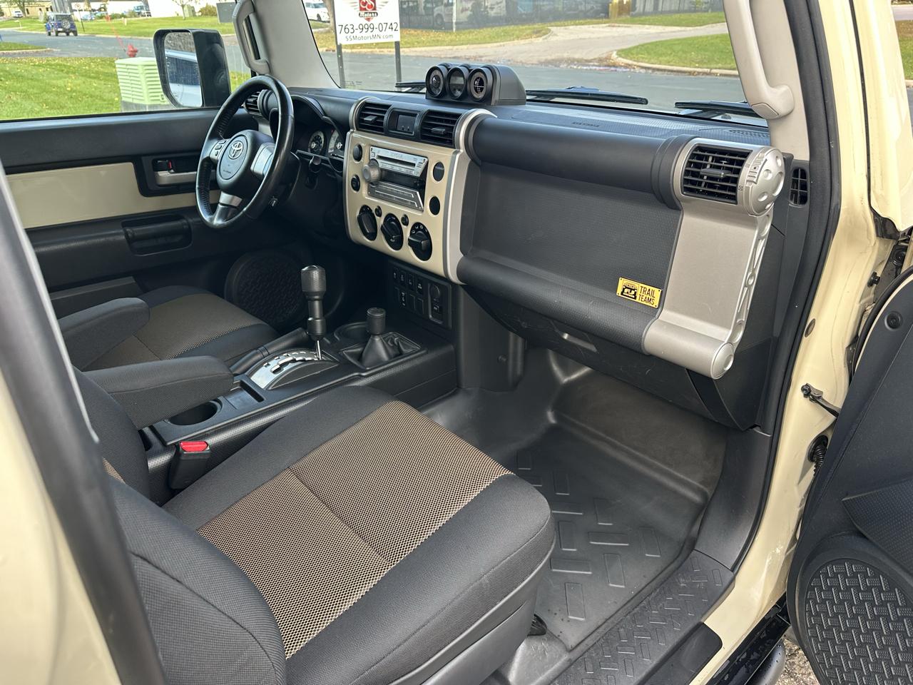 Toyota FJ Cruiser  2010