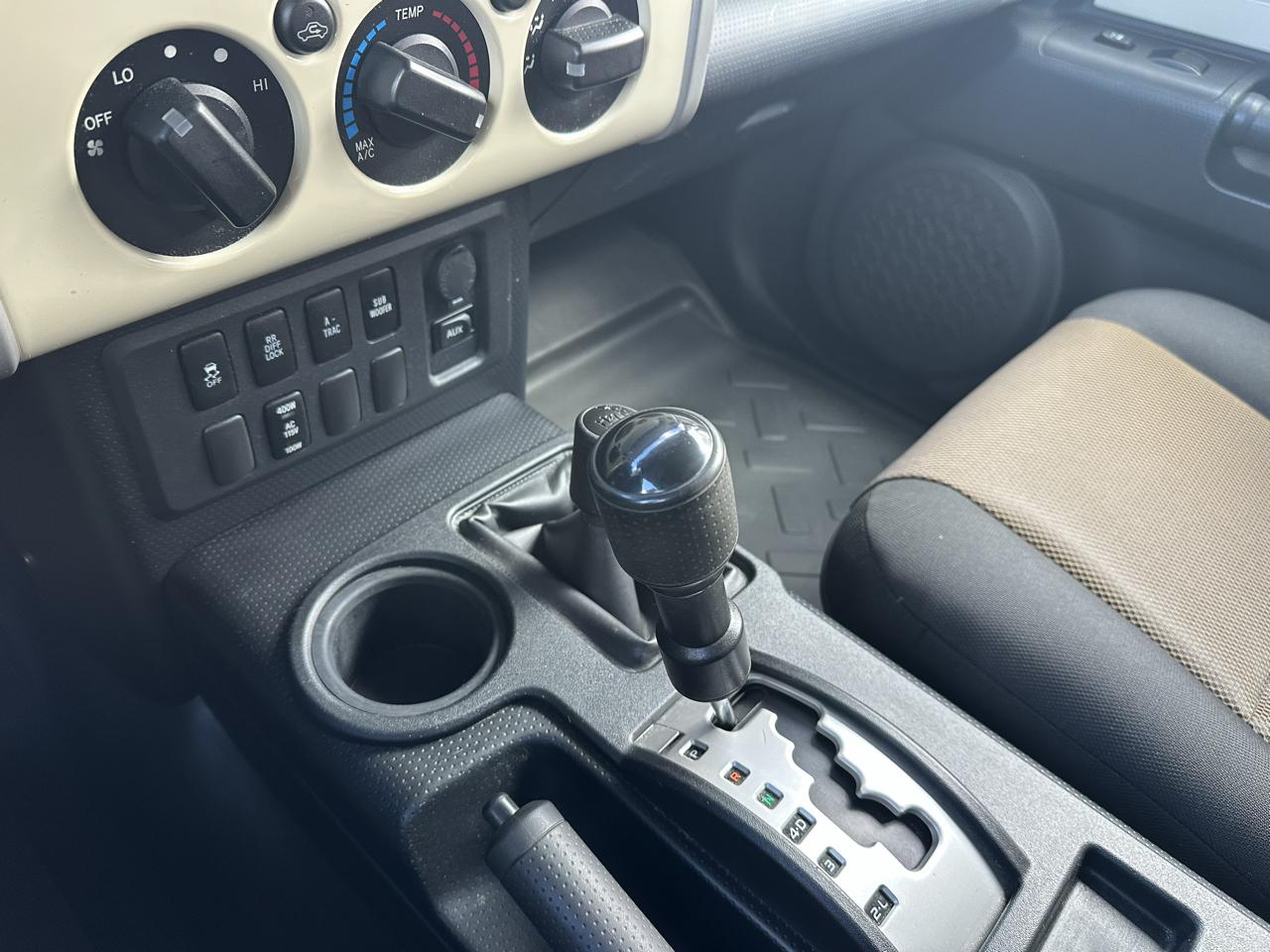 Toyota FJ Cruiser  2010