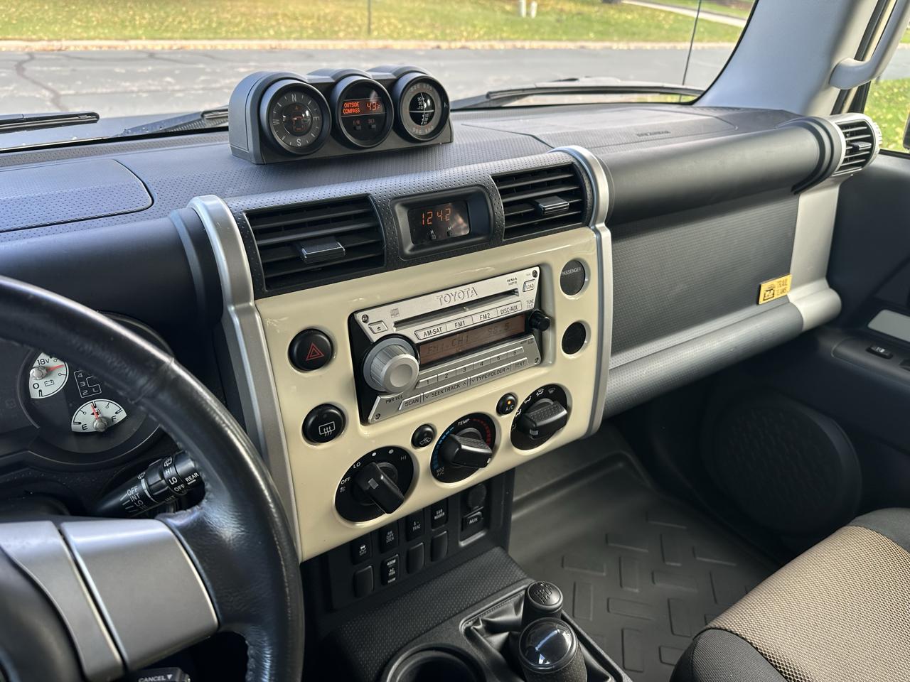 Toyota FJ Cruiser  2010