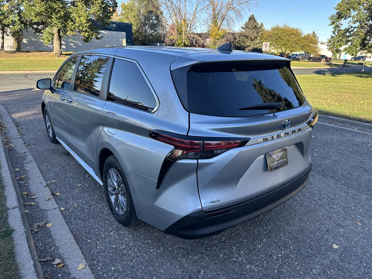 Toyota Sienna XLE 7-Passenger AWD 2021