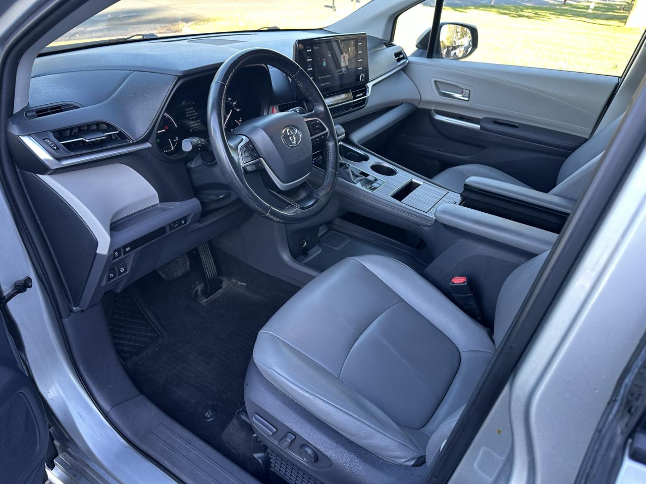 Toyota Sienna XLE 7-Passenger AWD 2021