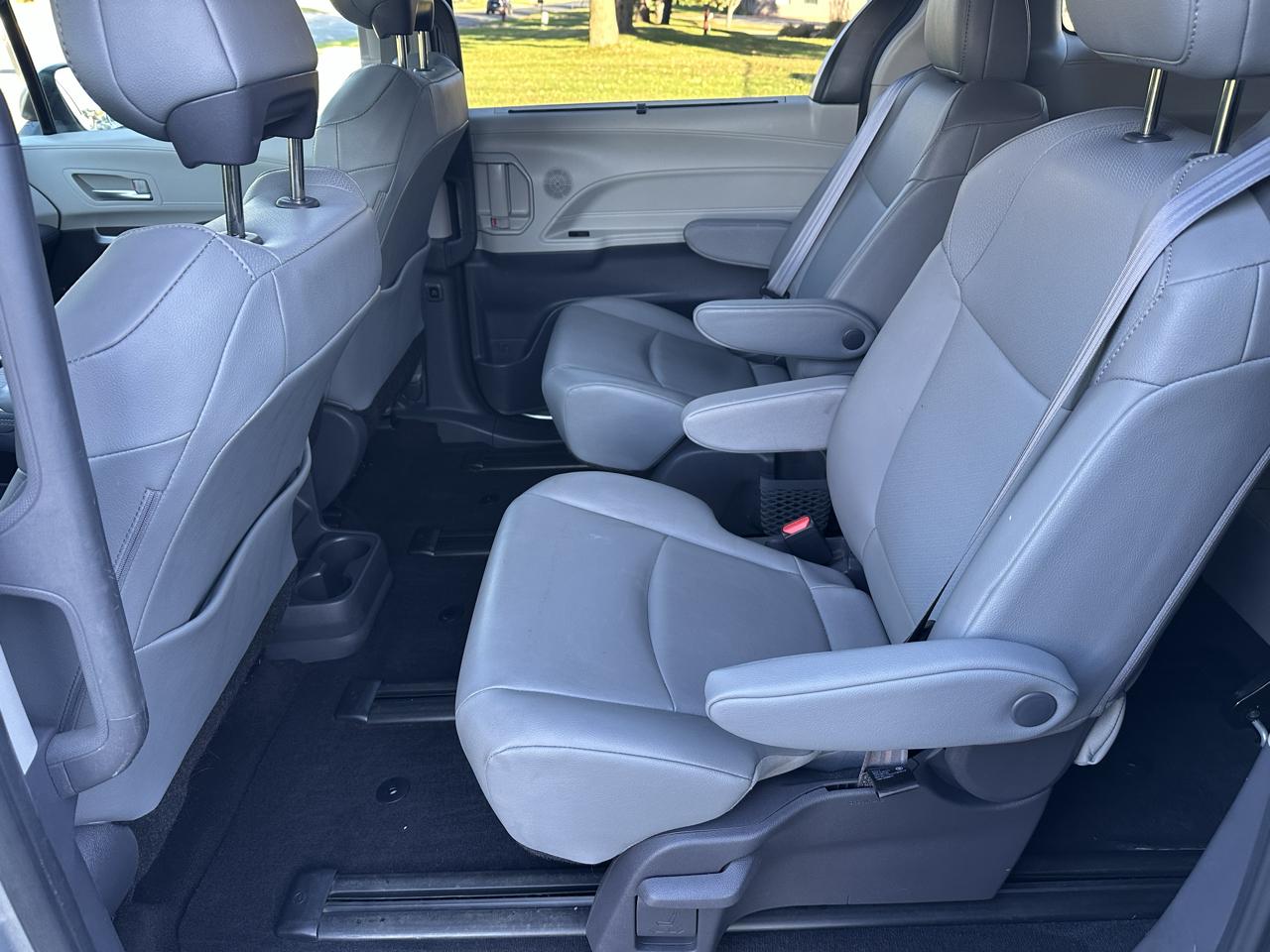 Toyota Sienna XLE 7-Passenger AWD 2021