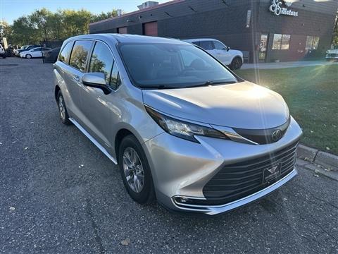 2021 Toyota Sienna XLE 7-Passenger AWD