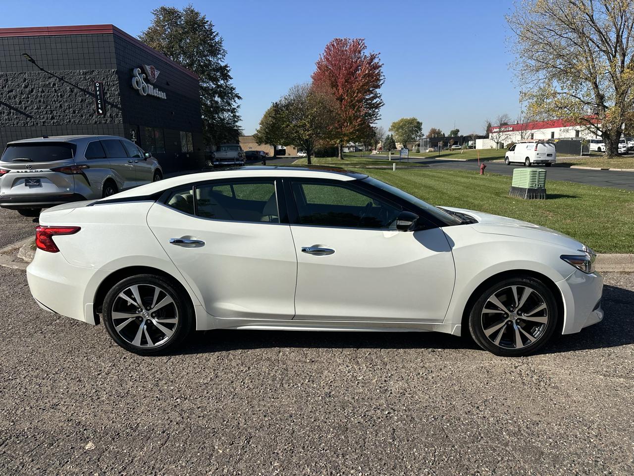 Nissan Maxima 4dr Sdn 3.5 Platinum 2017