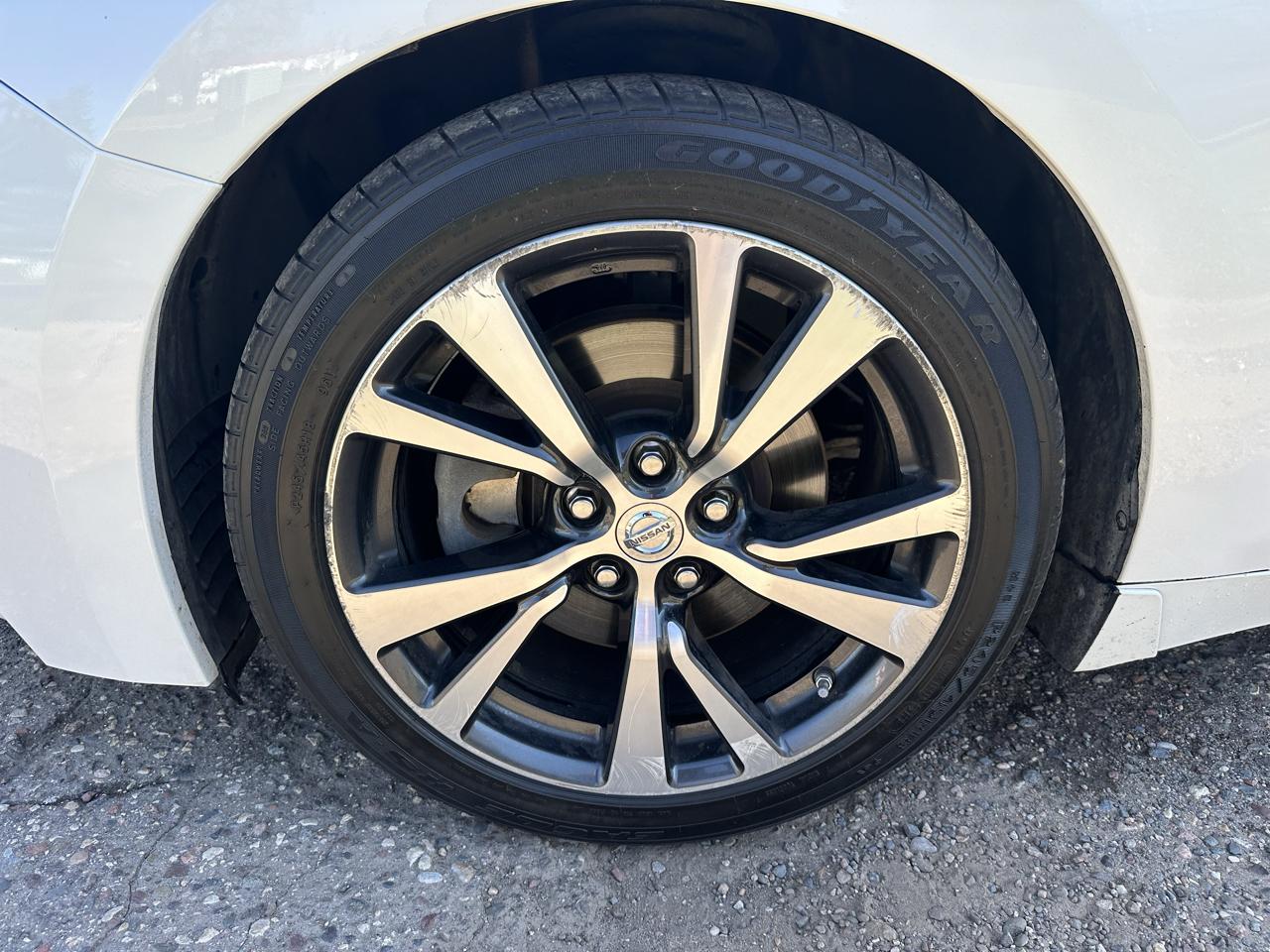 Nissan Maxima 4dr Sdn 3.5 Platinum 2017