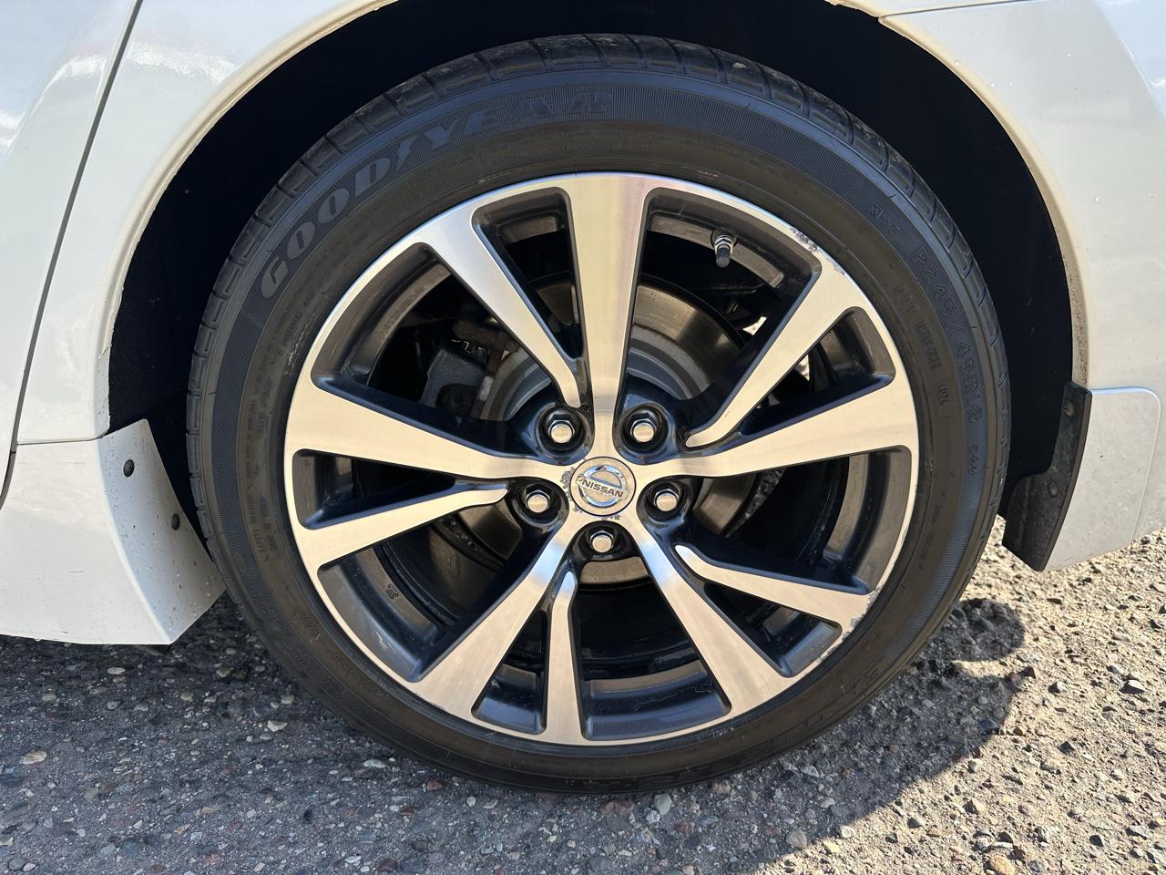 Nissan Maxima 4dr Sdn 3.5 Platinum 2017