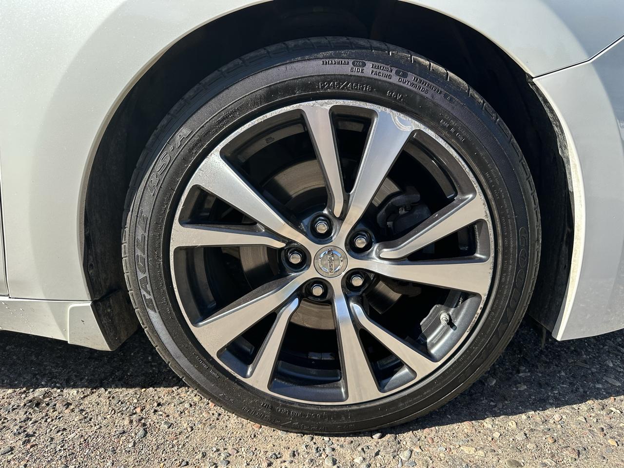 Nissan Maxima 4dr Sdn 3.5 Platinum 2017
