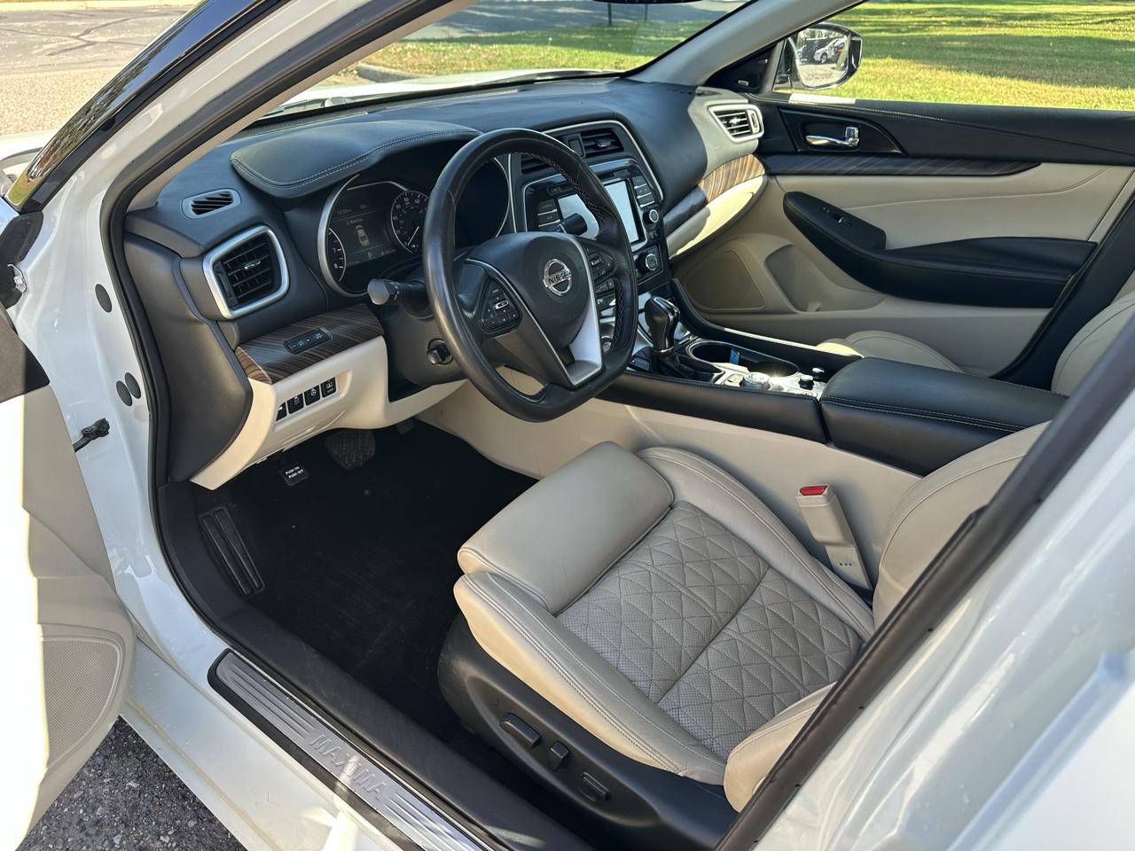 Nissan Maxima 4dr Sdn 3.5 Platinum 2017