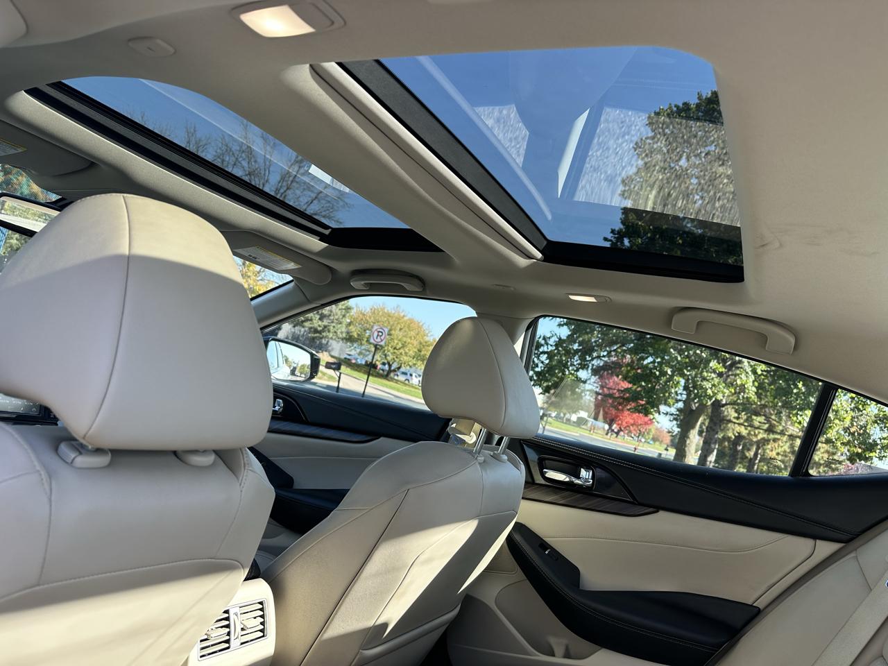 Nissan Maxima 4dr Sdn 3.5 Platinum 2017