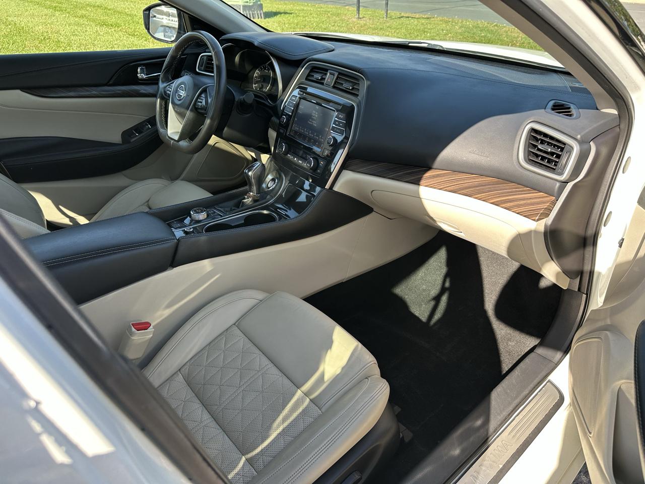 Nissan Maxima 4dr Sdn 3.5 Platinum 2017