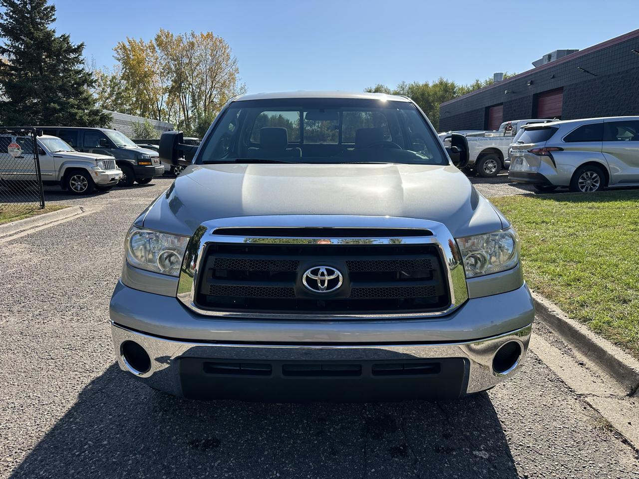 Toyota Tundra Tundra-Grade 5.7L Long Bed 4WD 2010