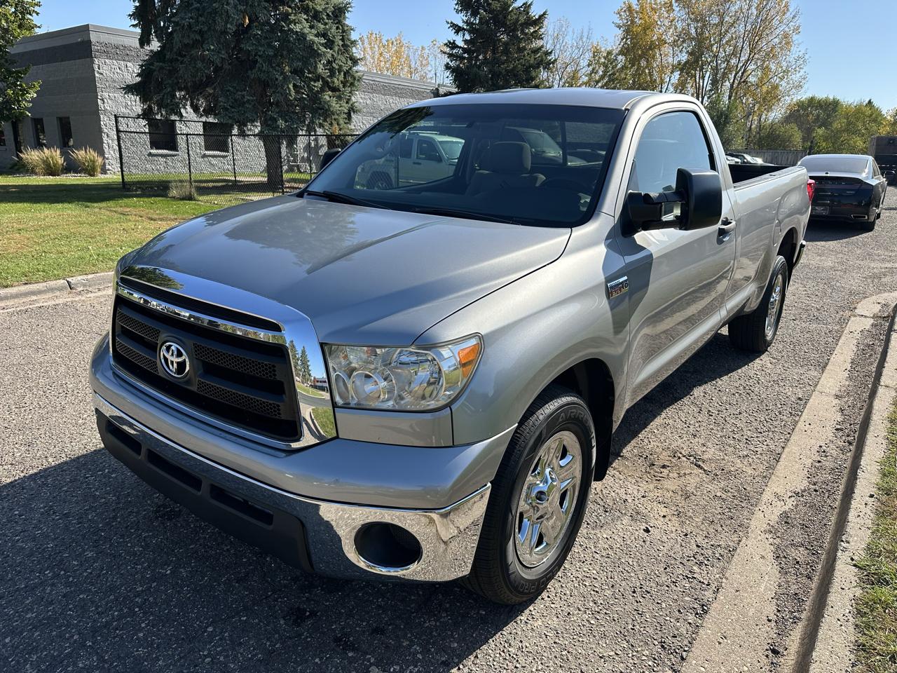 Toyota Tundra Tundra-Grade 5.7L Long Bed 4WD 2010