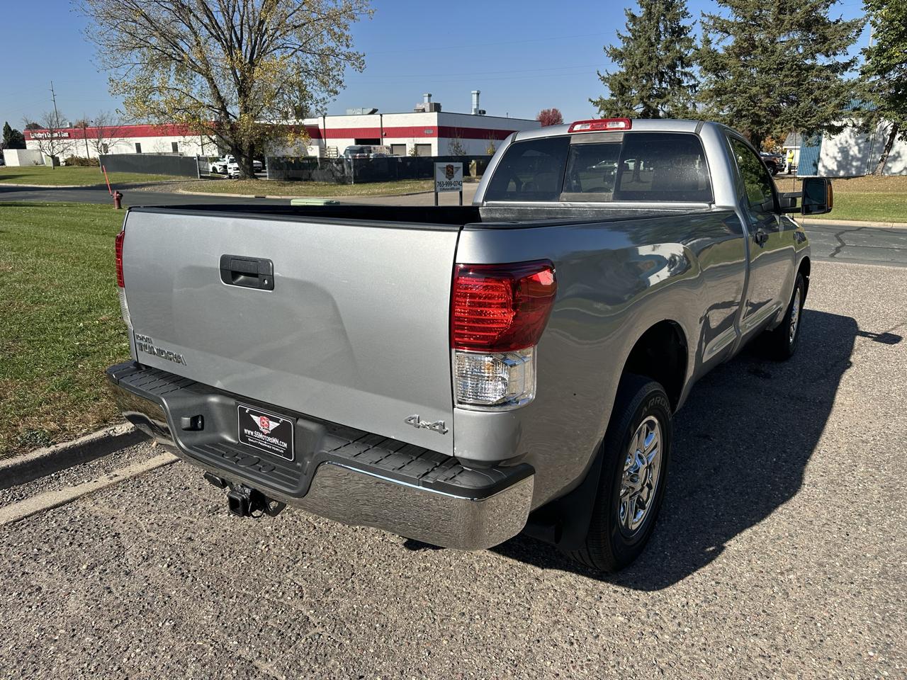 Toyota Tundra Tundra-Grade 5.7L Long Bed 4WD 2010