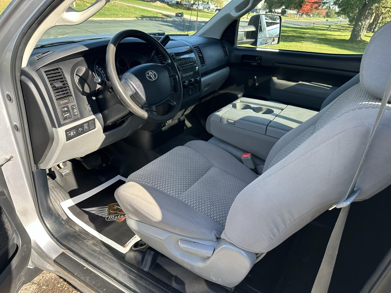 Toyota Tundra Tundra-Grade 5.7L Long Bed 4WD 2010
