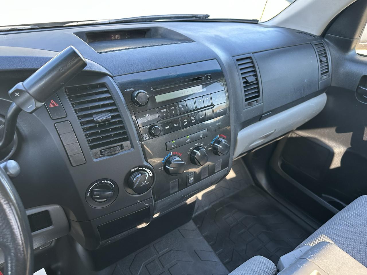 Toyota Tundra Tundra-Grade 5.7L Long Bed 4WD 2010
