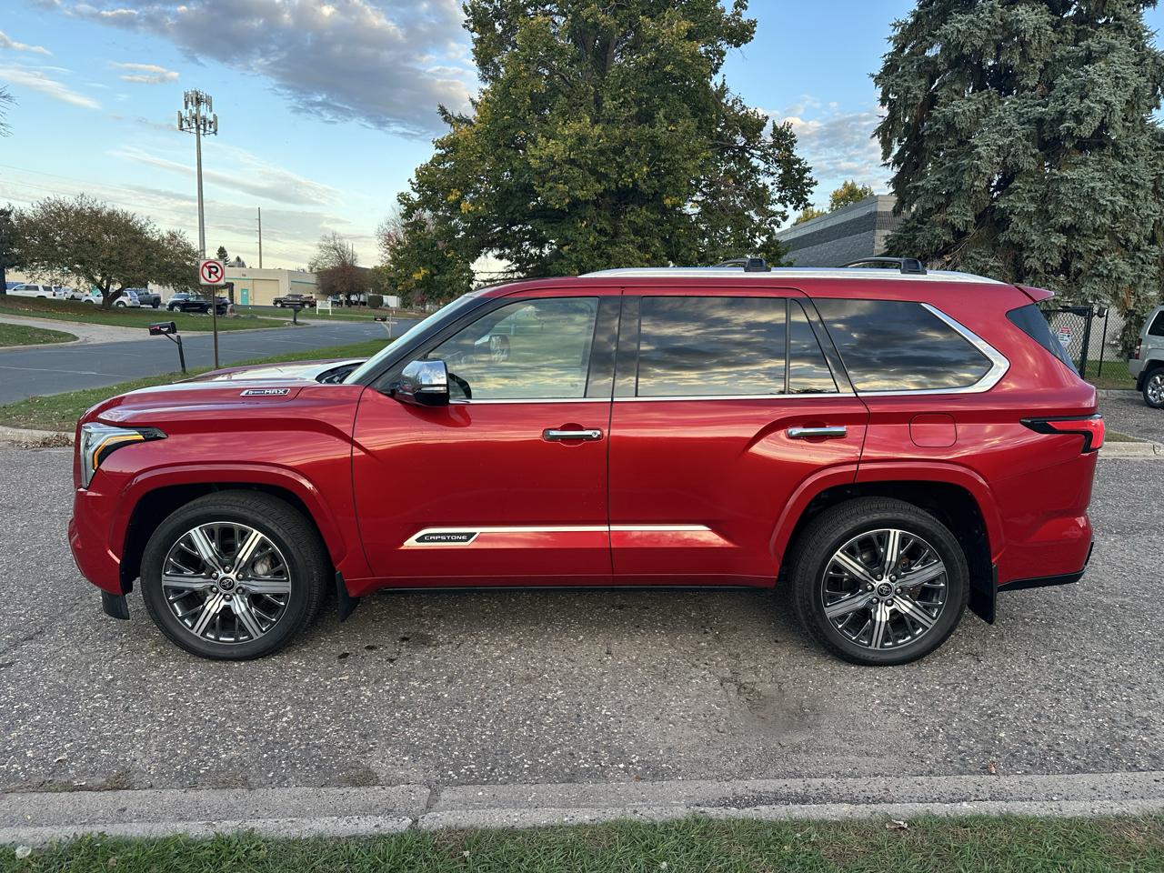 Toyota Sequoia  2023