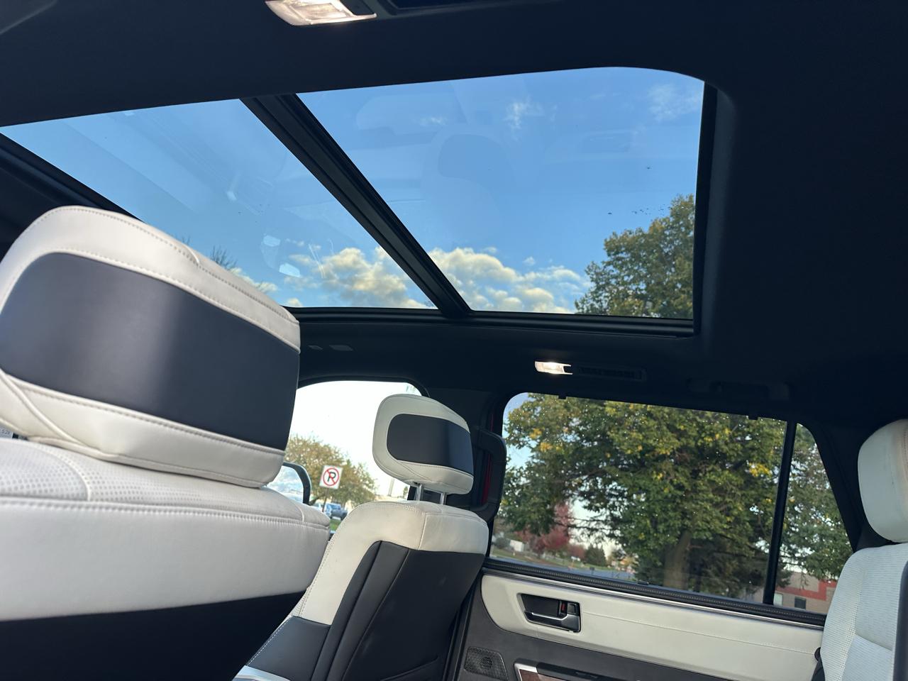 Toyota Sequoia  2023