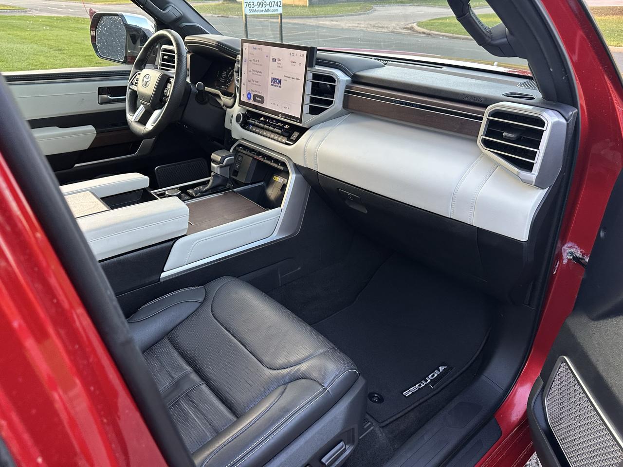 Toyota Sequoia  2023