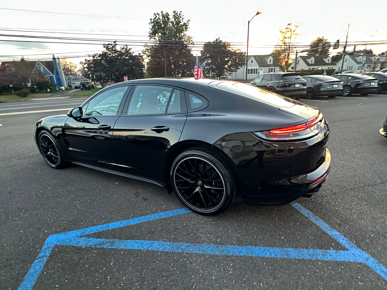 Porsche Panamera 4 Platinum Edition AWD 2023 Porsche Panamera 4 Platinum Edition AWD 2023