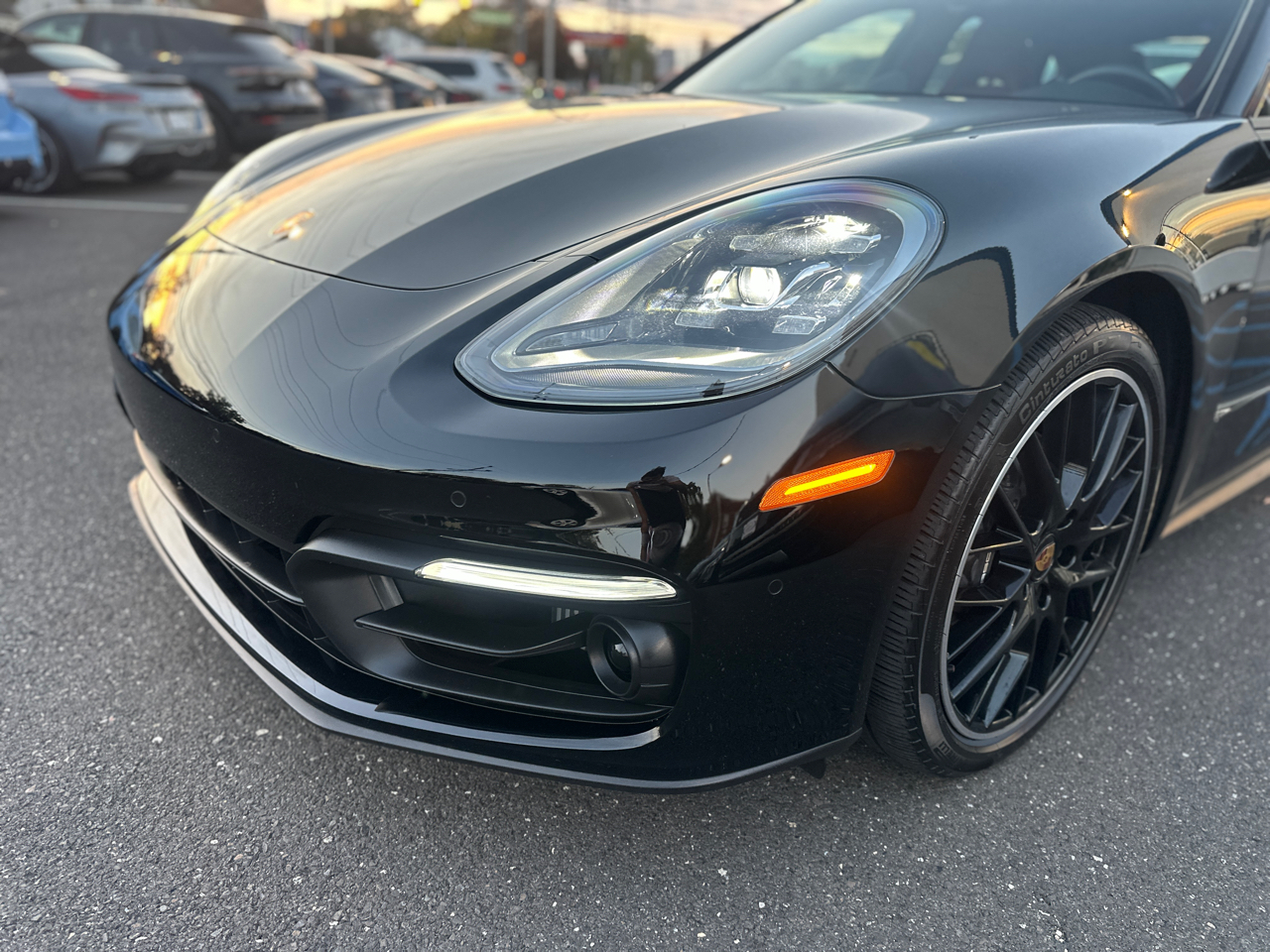 Porsche Panamera 4 Platinum Edition AWD 2023 Porsche Panamera 4 Platinum Edition AWD 2023
