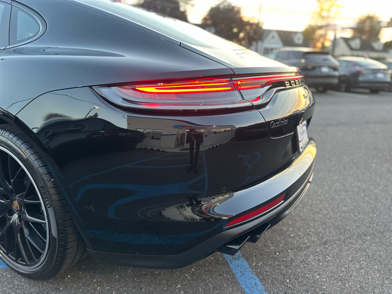 Porsche Panamera 4 Platinum Edition AWD 2023 Porsche Panamera 4 Platinum Edition AWD 2023