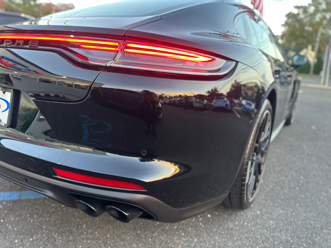 Porsche Panamera 4 Platinum Edition AWD 2023 Porsche Panamera 4 Platinum Edition AWD 2023