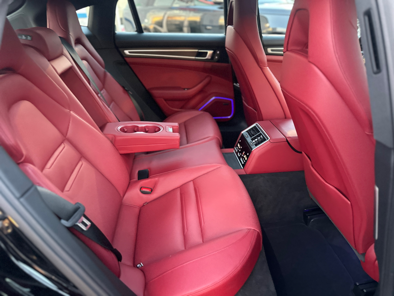 Porsche Panamera 4 Platinum Edition AWD 2023 Porsche Panamera 4 Platinum Edition AWD 2023