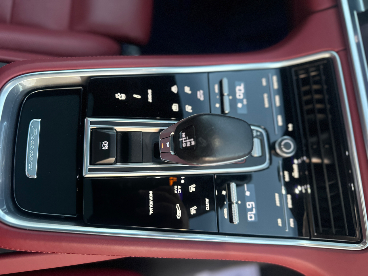 Porsche Panamera 4 Platinum Edition AWD 2023 Porsche Panamera 4 Platinum Edition AWD 2023
