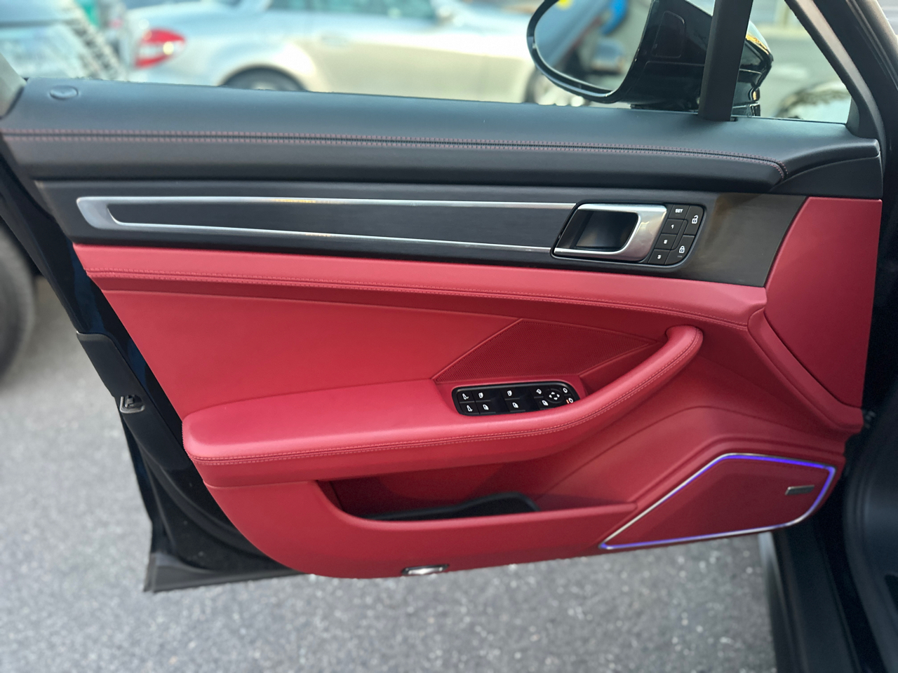 Porsche Panamera 4 Platinum Edition AWD 2023 Porsche Panamera 4 Platinum Edition AWD 2023