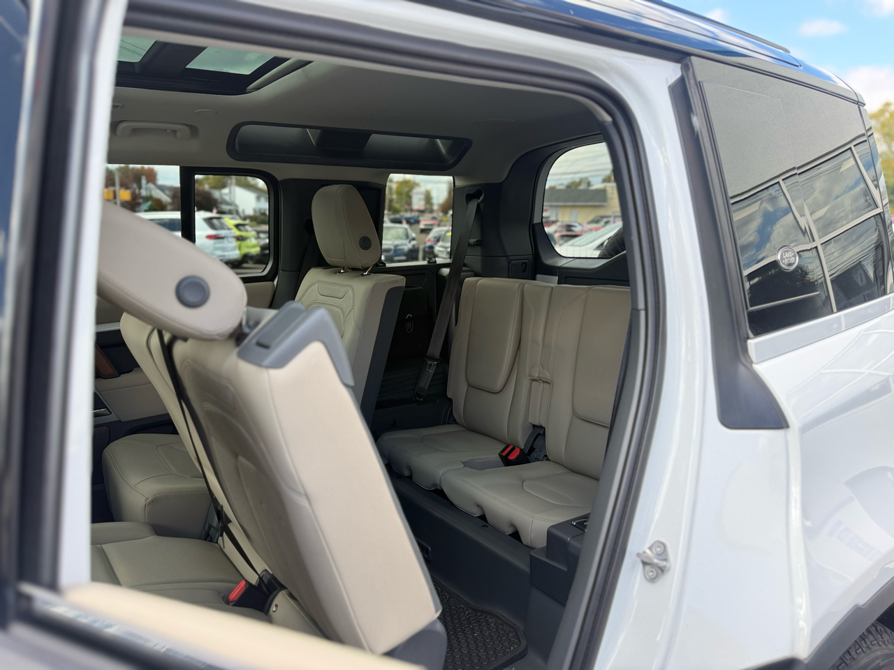 Land Rover Defender 110 SE AWD 2022 Land Rover Defender 110 SE AWD 2022