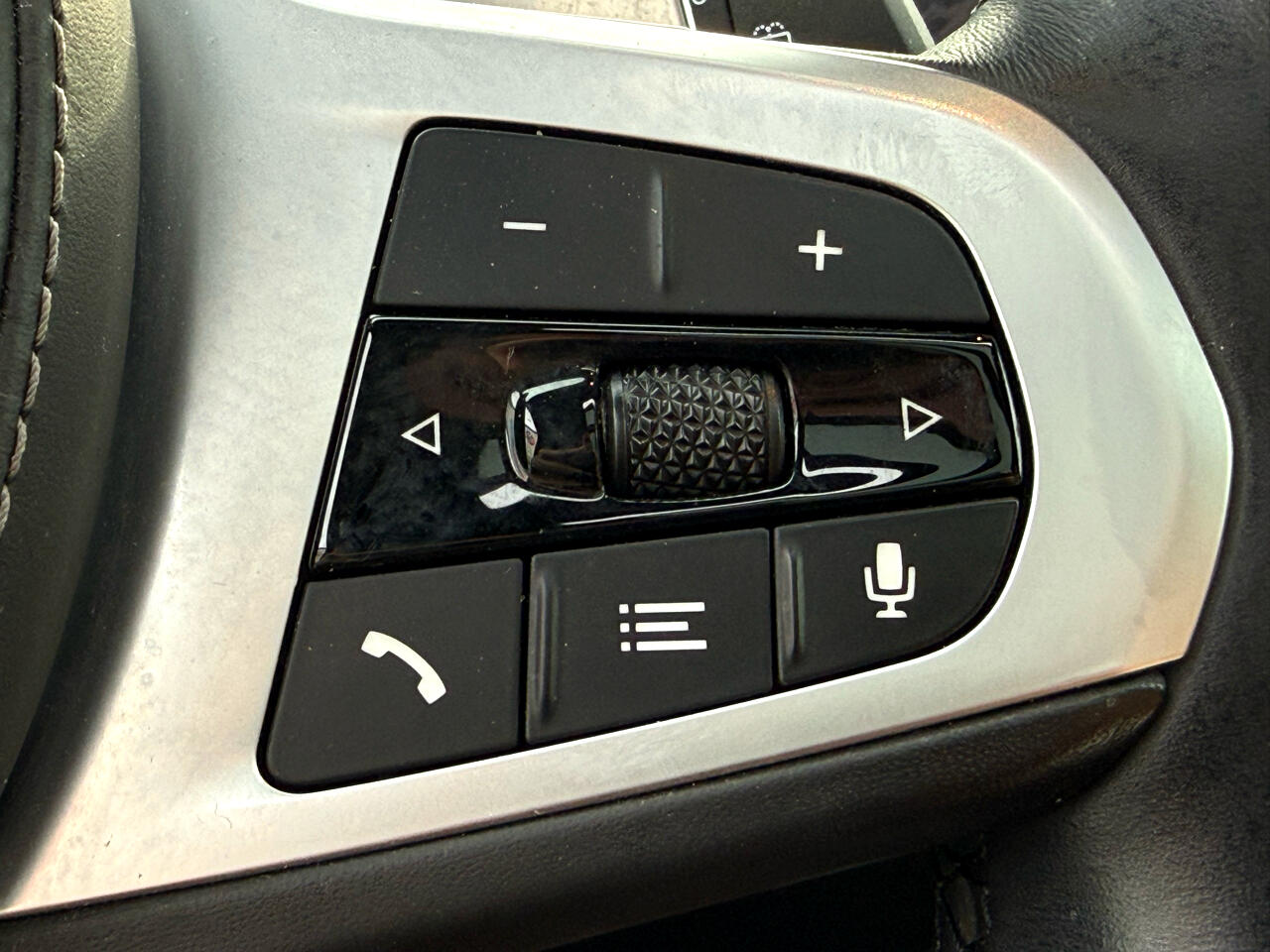 BMW X5 xDrive40i Sports Activity Vehicle 2021