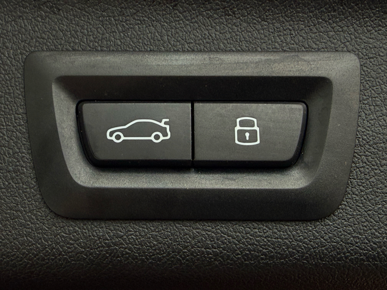 BMW X1 xDrive28i Sports Activity Vehicle 2023