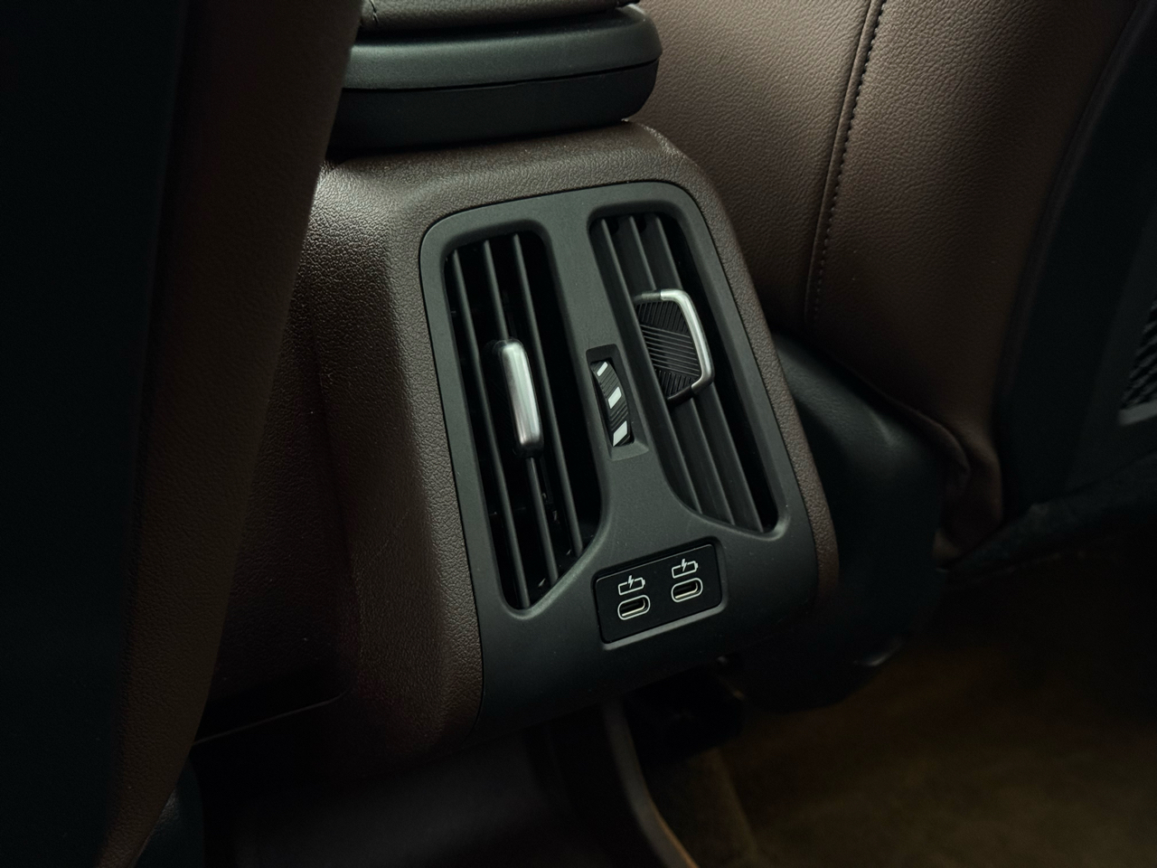 BMW X1 xDrive28i Sports Activity Vehicle 2023