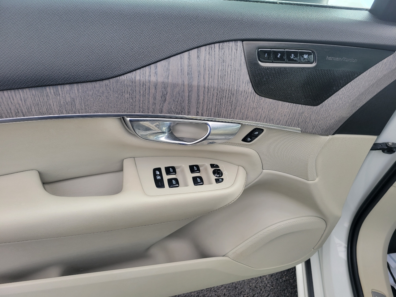 Volvo XC90 B6 AWD Plus 7P 2023