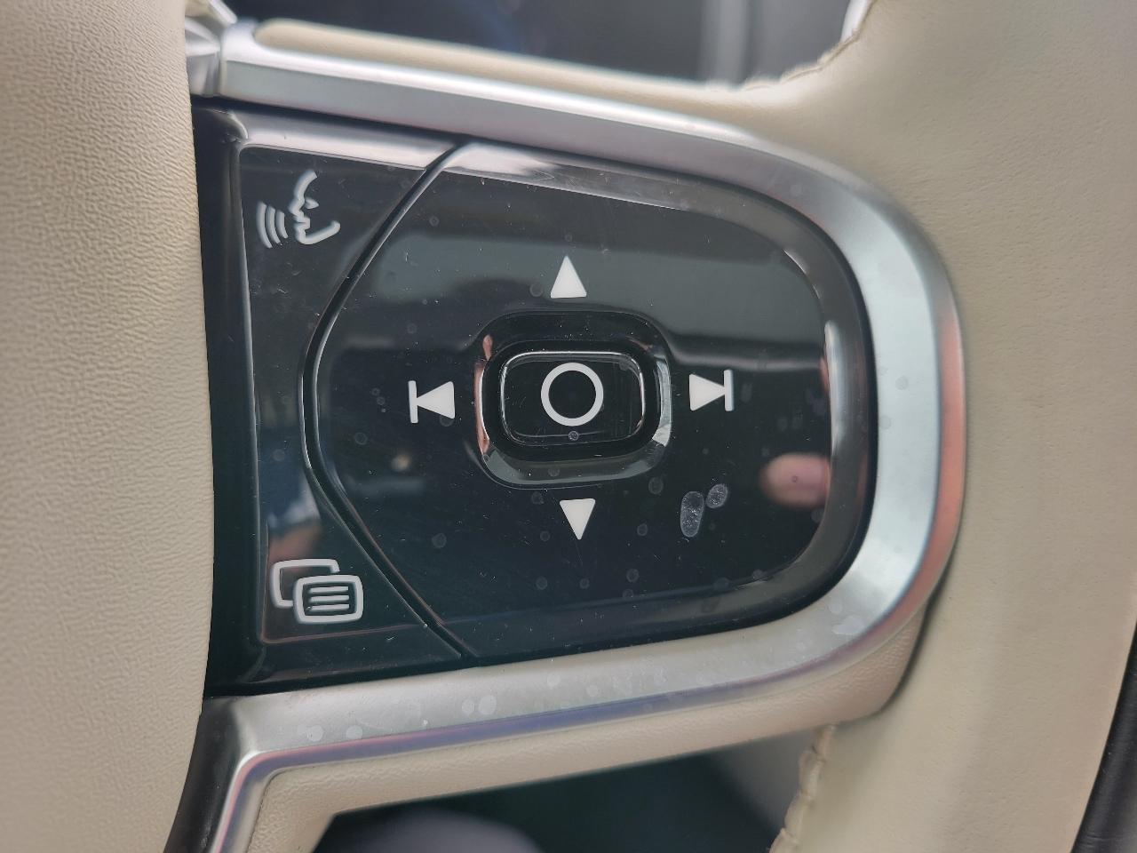 Volvo XC90 B6 AWD Plus 7P 2023