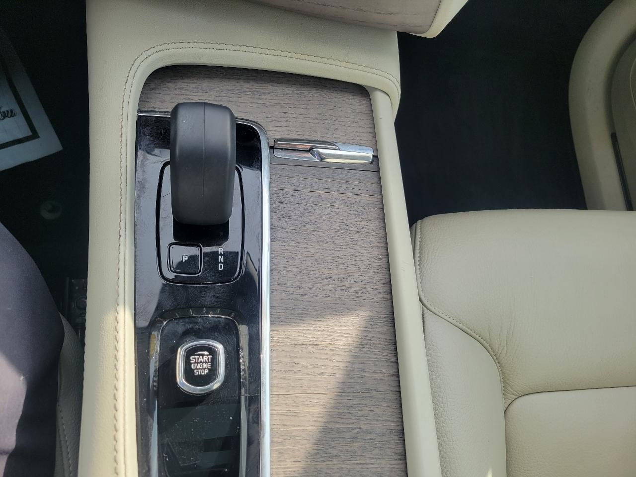 Volvo XC90 B6 AWD Plus 7P 2023