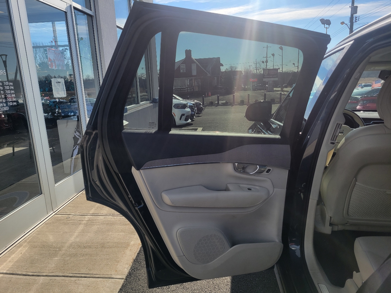 Volvo XC90 B6 AWD Plus Bright Theme 7P 2023