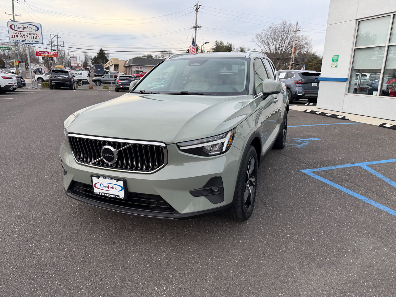 Volvo XC40 B5 AWD Plus Bright Theme 2023