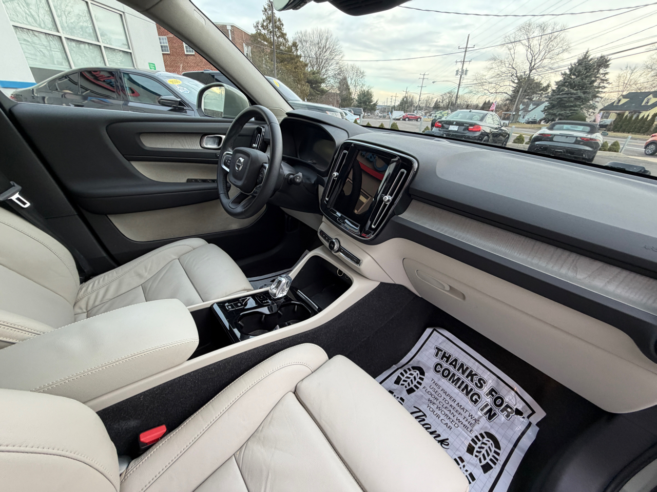 Volvo XC40 B5 AWD Plus Bright Theme 2023