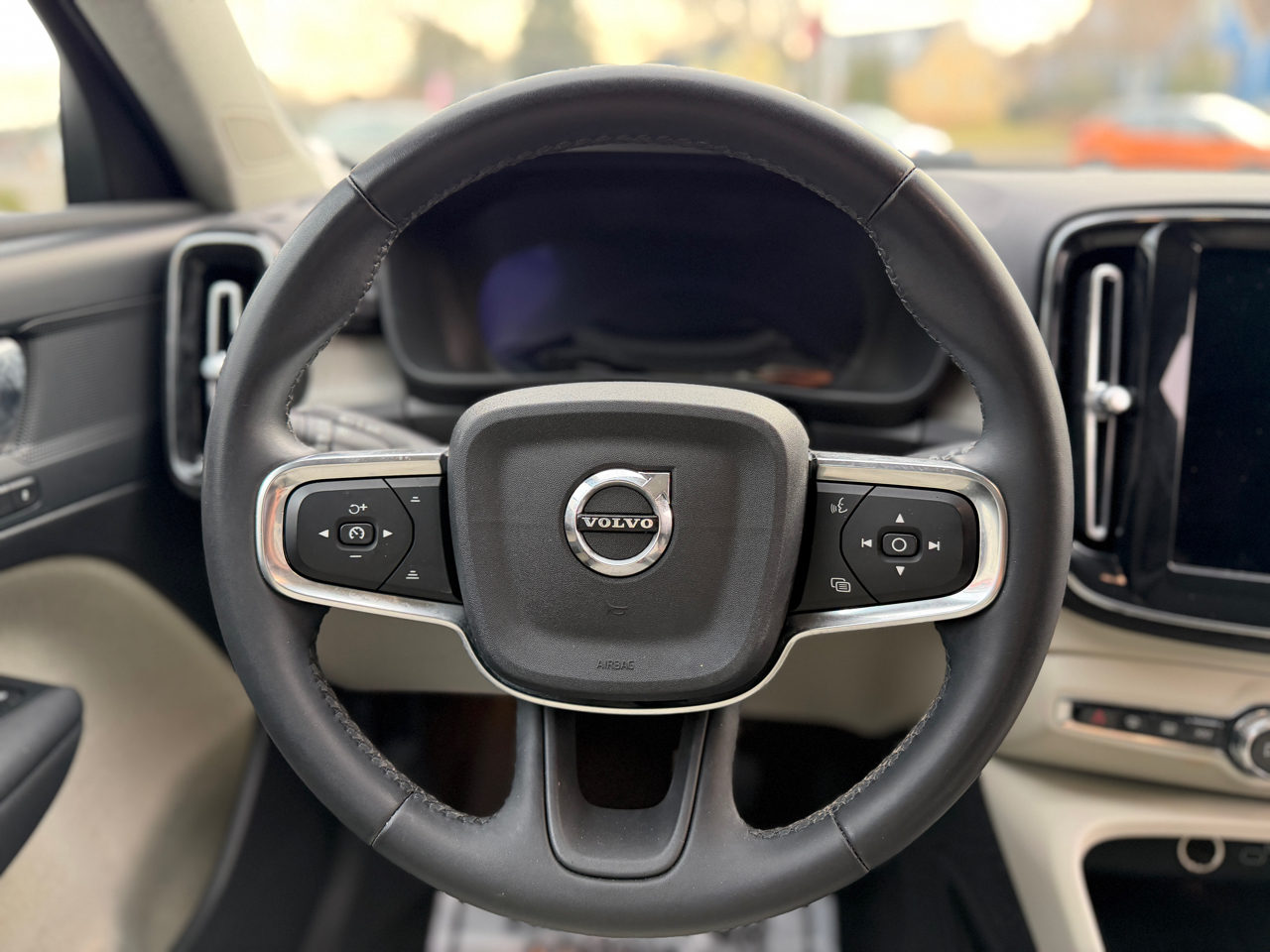 Volvo XC40 B5 AWD Plus Bright Theme 2023