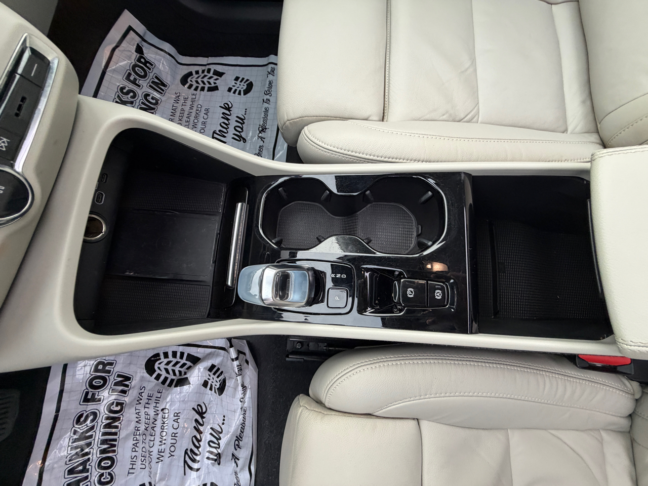 Volvo XC40 B5 AWD Plus Bright Theme 2023