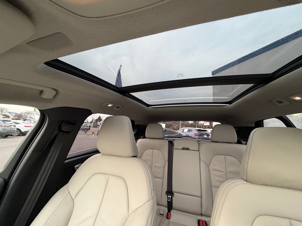 Volvo XC40 B5 AWD Plus Bright Theme 2023